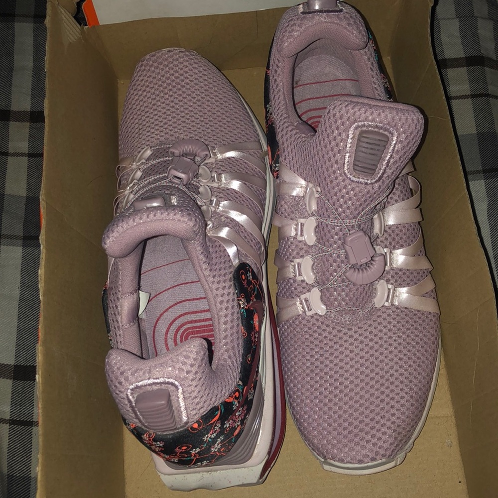 Women’s Nike Shoxs shoes